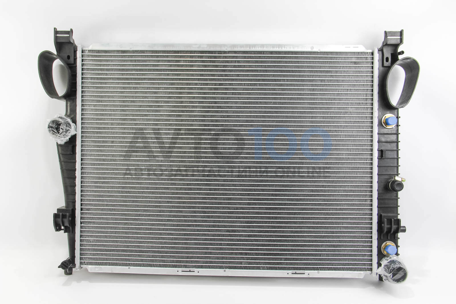 Радіатор охолодження двигуна W220/C215/R230/S320 CDI 00-05