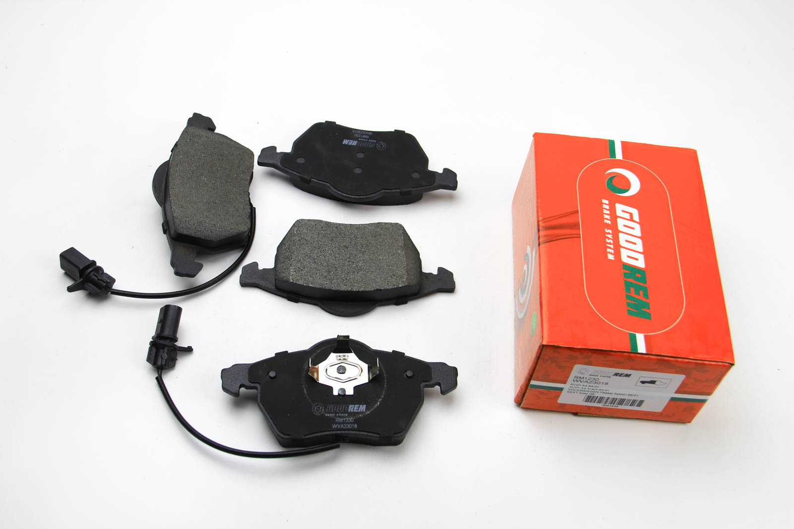 Тормозные колодки передние Passat B5/Audi A4/A6 00-05