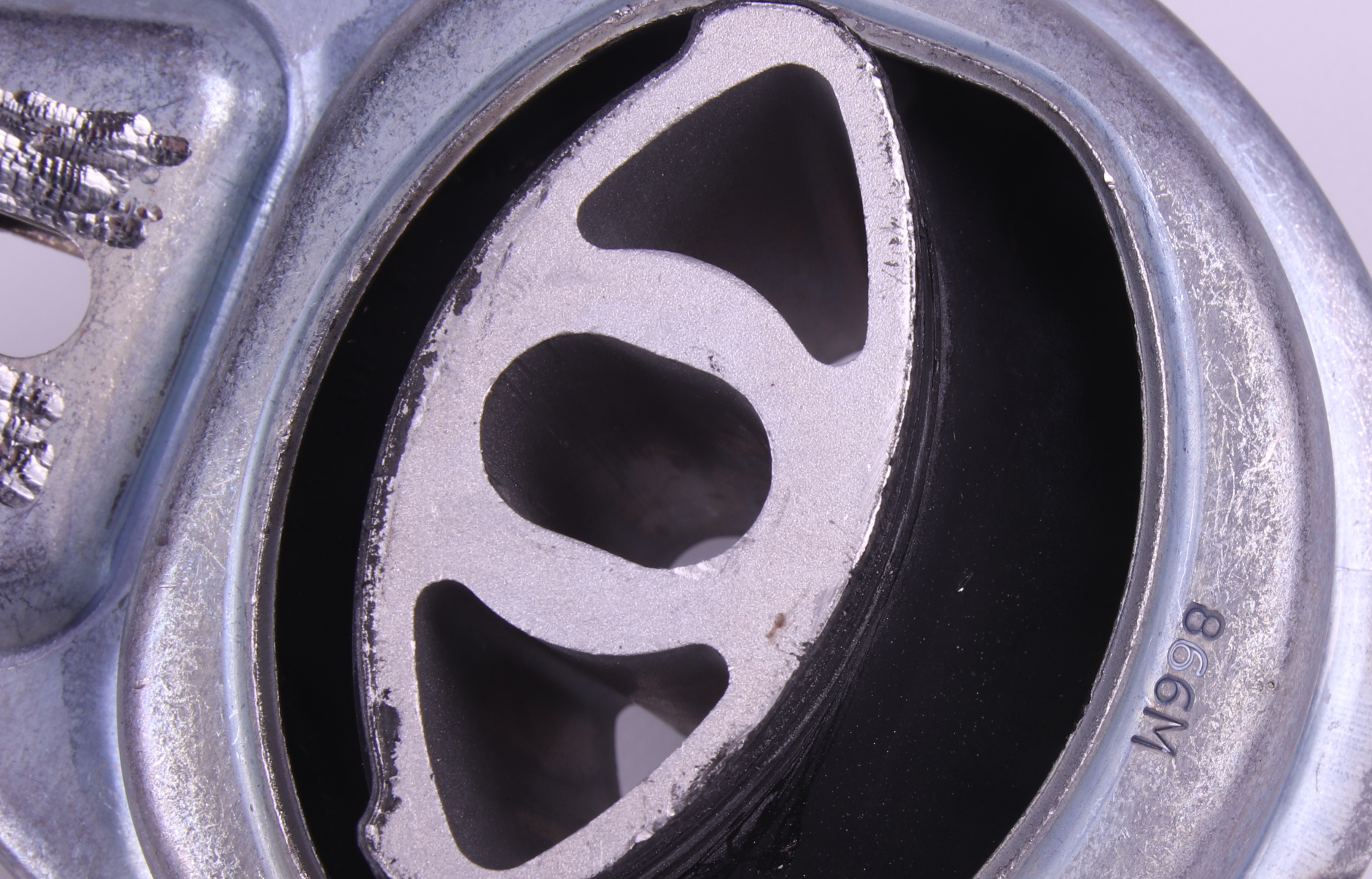 532D34 HUTCHINSON