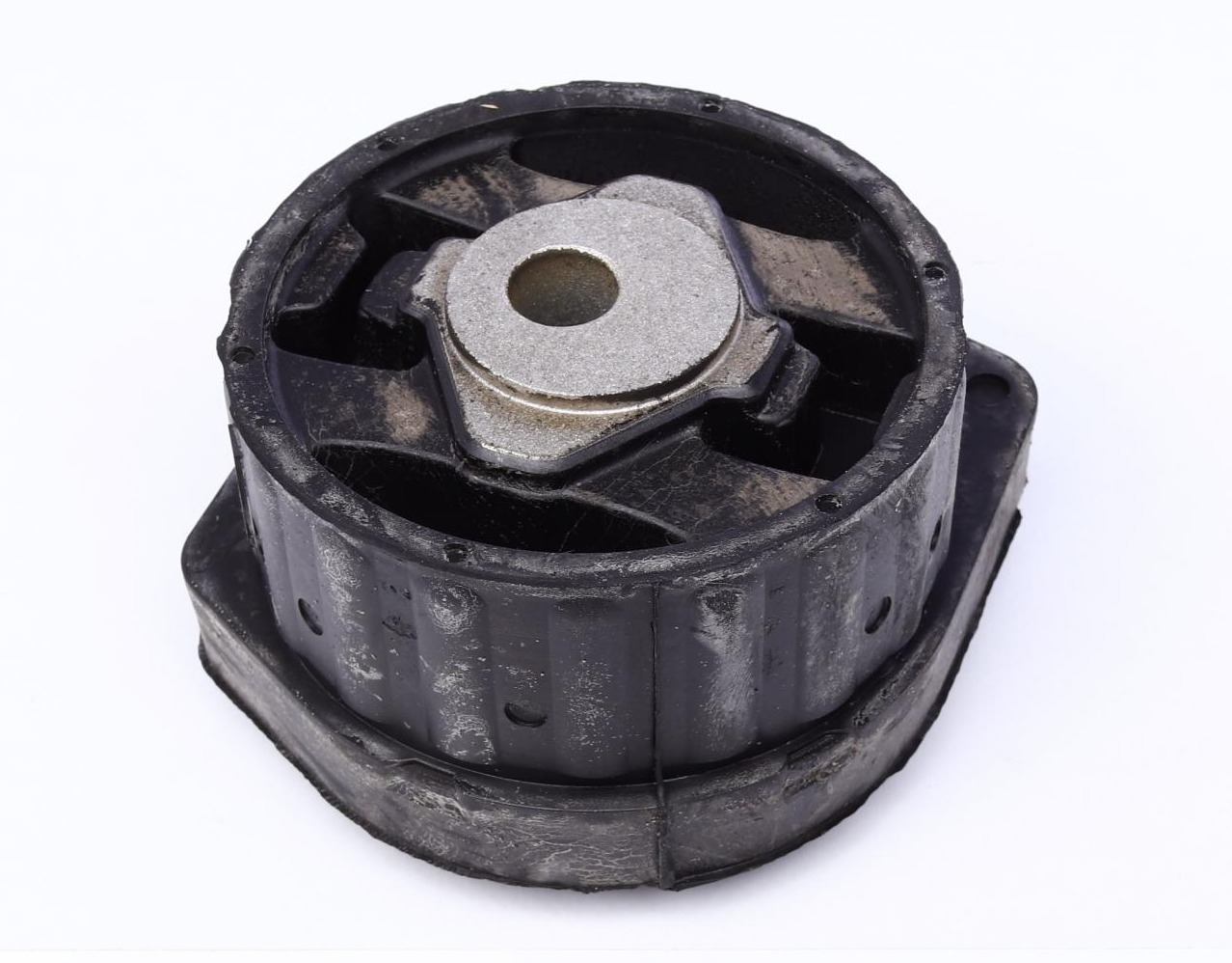 Подушка акпп bmw 3 (e46/e90/e91)/ 5 (e60)/ x3 (e83) 2.0d-3.0d 00-15