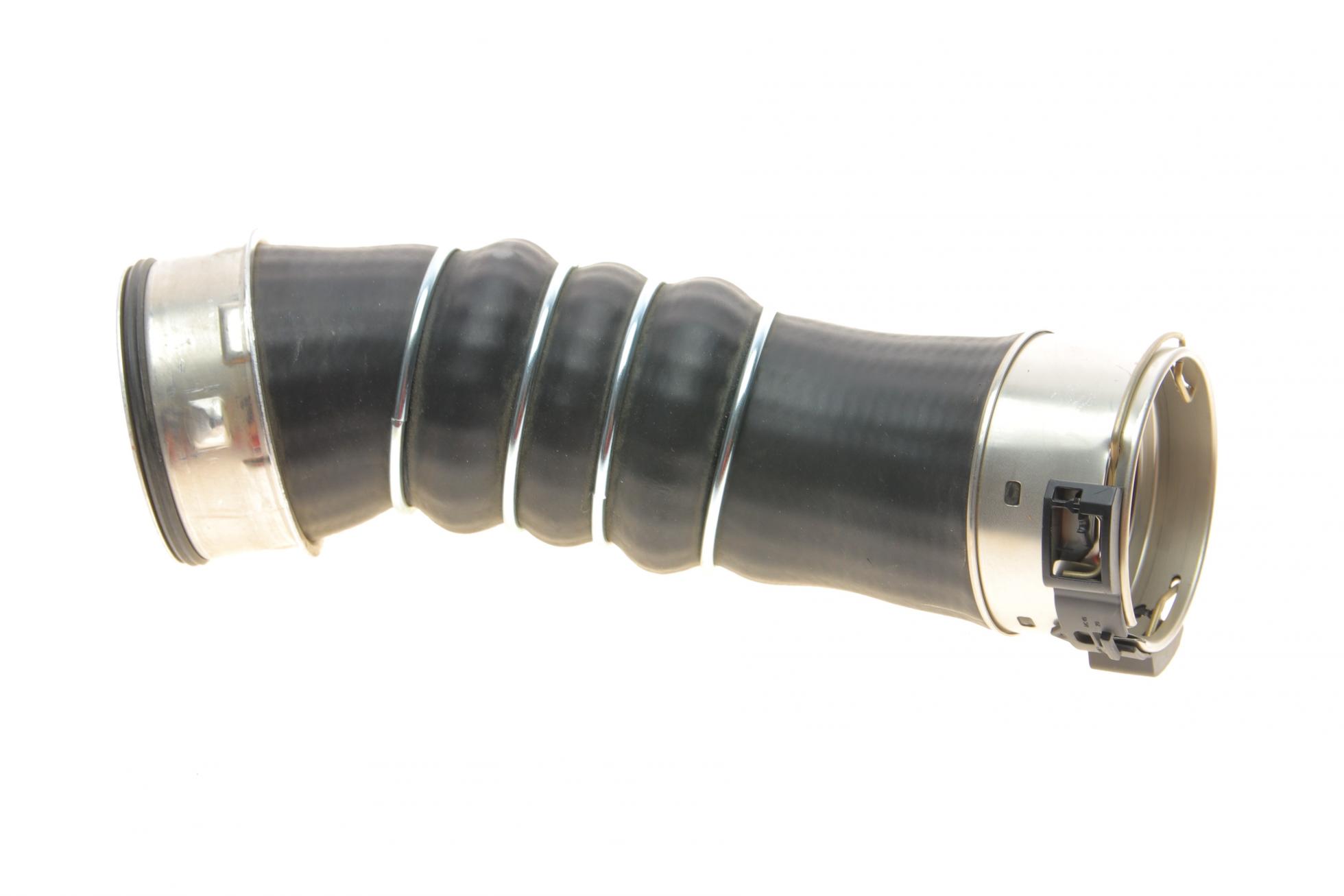 Патрубок интеркулера BMW 1 (E81/E87) 04-11 N47 D20/M47 D20 (R)