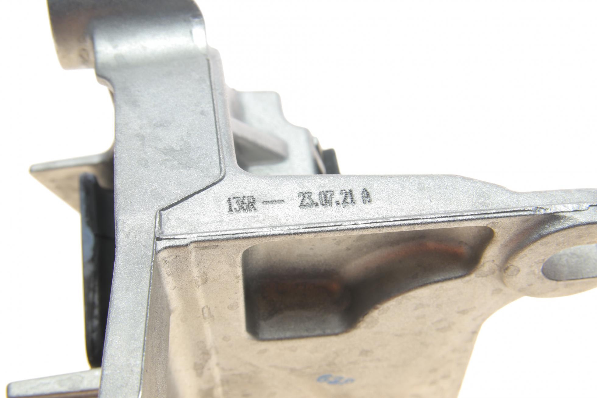 112205136R RENAULT