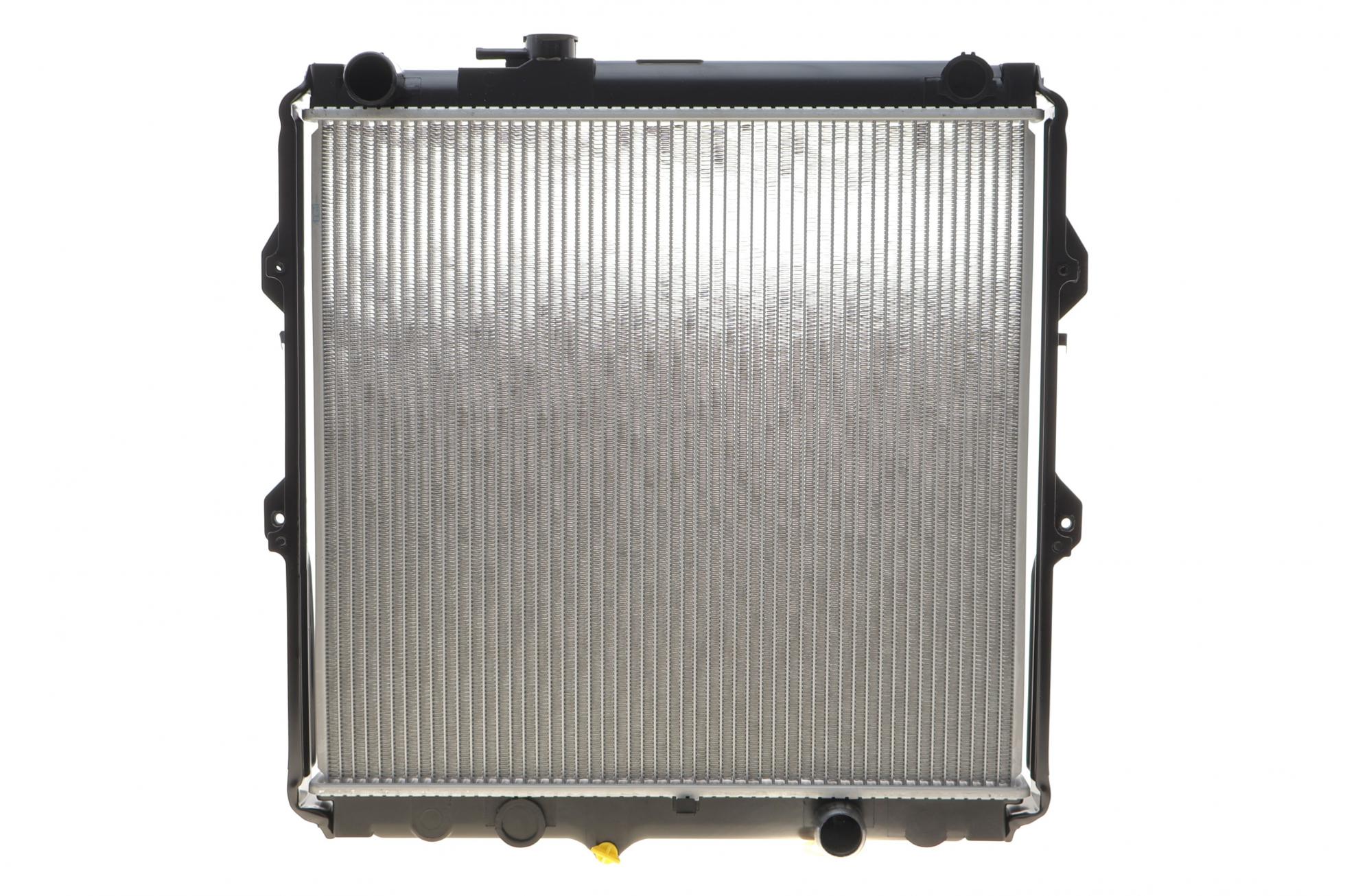 Радіатор охолодження Toyota Hilux VI 2.5 D-4D 01-05