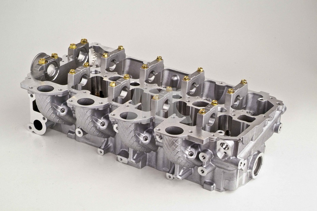 Головка блоку циліндрів mitsub.2.5 16v 1005v453